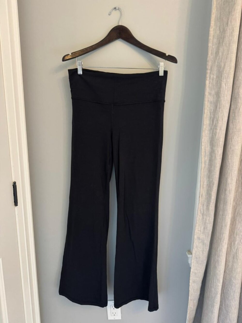 Athleta Elation Flare Pant - Black - Size Large